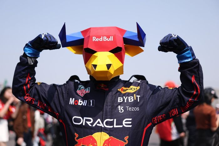 An Oracle Red Bull Racing fan.