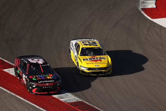 Tyler Reddick, 23XI Racing, Ryan Blaney, Team Penske
