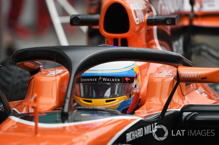 Fernando Alonso, McLaren MCL32 con el halo