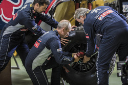 Сіріль Депре, Stephane Peterhansel, Карлос Сайнс, Peugeot 3008DKR Maxi