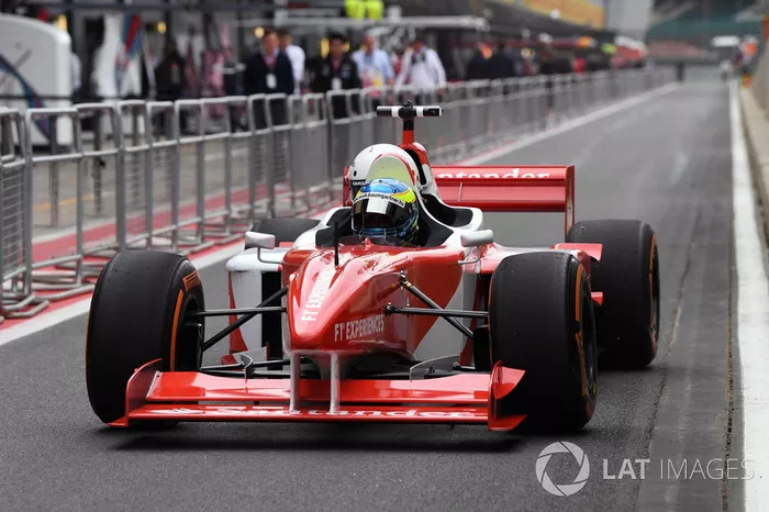 Zsolt Baumgartner, F1 Experiences 2-Seater bestuurder