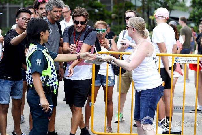 Fernando Alonso, McLaren con fans