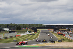 Sebastian Vettel, Ferrari SF70H, Esteban Ocon, Sahara Force India F1 VJM10, Nico Hulkenberg, Renault
