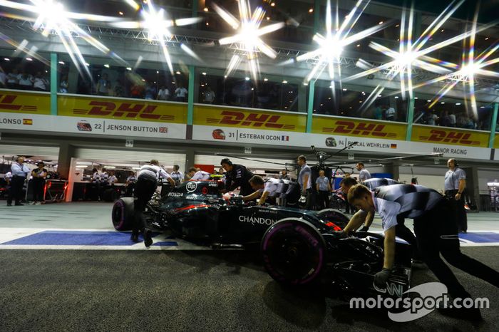 Jenson Button, McLaren MP4-31