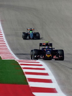 Карлос Сайнс-мл., Scuderia Toro Rosso STR11