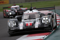 #1 Porsche Team Porsche 919 Hybrid: Тімо Бернхард, Марк Веббер, Брендон Хартлі