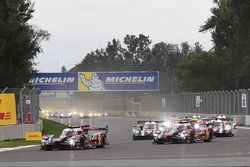 Inicio: #8 Audi Sport Team Joest Audi R18 e-tron quattro: Lucas di Grassi, Loic Duval, Oliver Jarvis