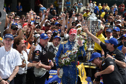 Ganador de la carrera Alexander Rossi, Herta - Andretti Autosport Honda