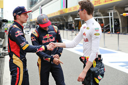 Daniel Ricciardo, Red Bull Racing, Carlos Sainz Jr., Scuderia Toro Rosso, y Max Verstappen, Scuderia
