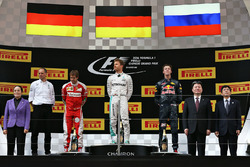 Podium: winnaar Nico Rosberg, Mercedes AMG F1 Team, tweede plaats Sebastian Vettel, Ferrari, derde p