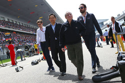 Жан Тодт, президент FIA на стартовой решетке