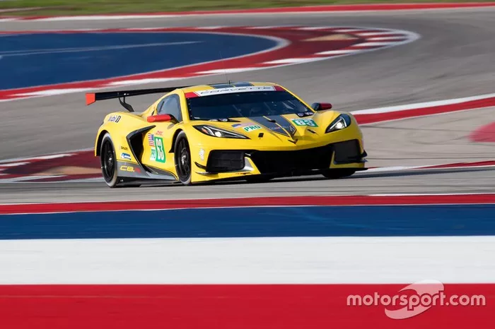 #63 Corvette Racing Corvette C8.R: Jan Magnussen, Mike Rockenfeller