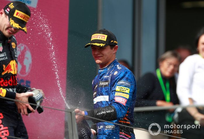 Podio: ganador Max Verstappen, Red Bull Racing, tercer lugar Lando Norris, McLaren