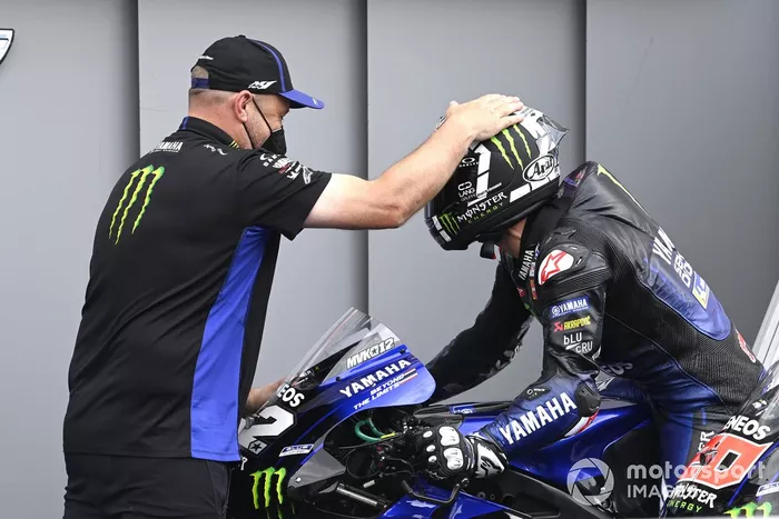 Ganador de la pole Maverick Viñales, Yamaha Factory Racing, Moto2