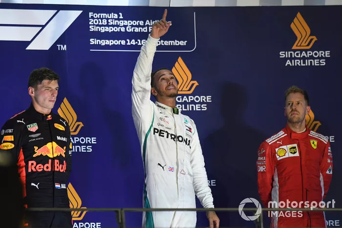 Podio: segundo lugar Max Verstappen, Red Bull Racing, ganador de la carrera Lewis Hamilton, Mercedes AMG F1 y tercer lugar Sebastian Vettel, Ferrari