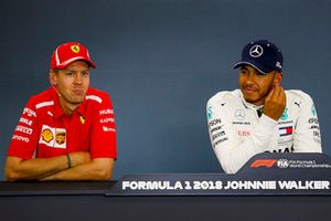 Sebastian Vettel, Ferrari y Lewis Hamilton, Mercedes AMG F1 en conferencia de prensa