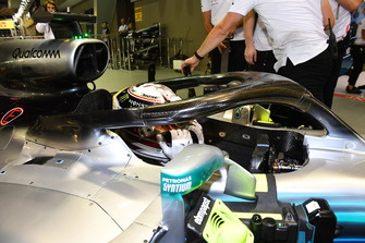 Lewis Hamilton, Mercedes-AMG F1 W09 EQ Power+, festeggia nel parco chiuso
