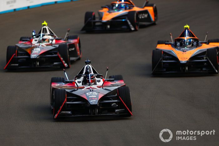 Pascal Wehrlein, Porsche, Porsche 99X Electric Gen3 celebra la victoria camino del parc ferme