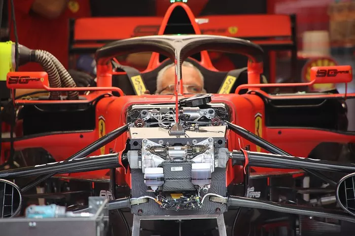 Detalle delantero del Ferrari SF90