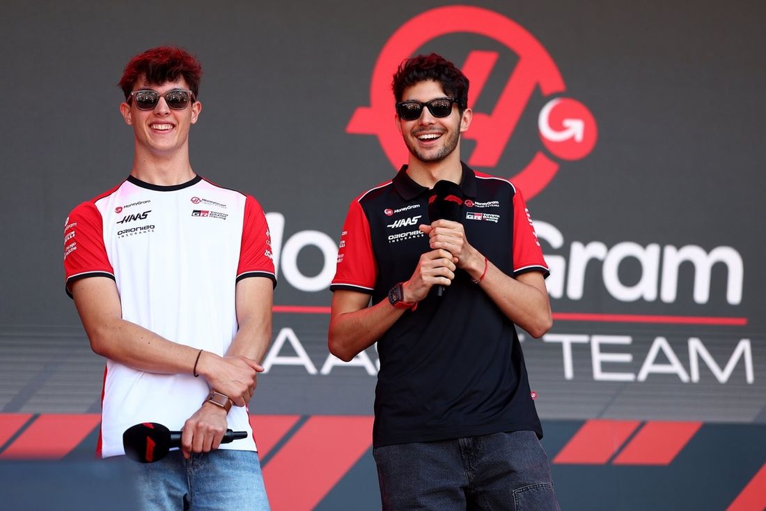 Esteban Ocon, Haas F1 Team, Oliver Bearman, Haas F1 Team