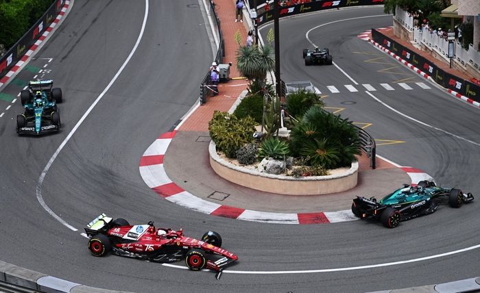 Charles Leclerc, Ferrari, Lance Stroll, Aston Martin Racing, Fernando Alonso, Aston Martin Racing