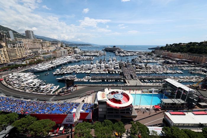 Yachts in the marina prior to final practice 