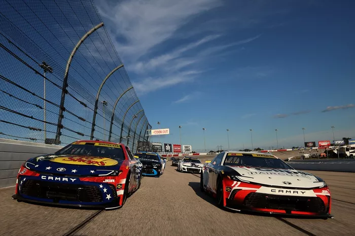 Chase Briscoe, Joe Gibbs Racing Toyota, Denny Hamlin, Joe Gibbs Racing Toyota