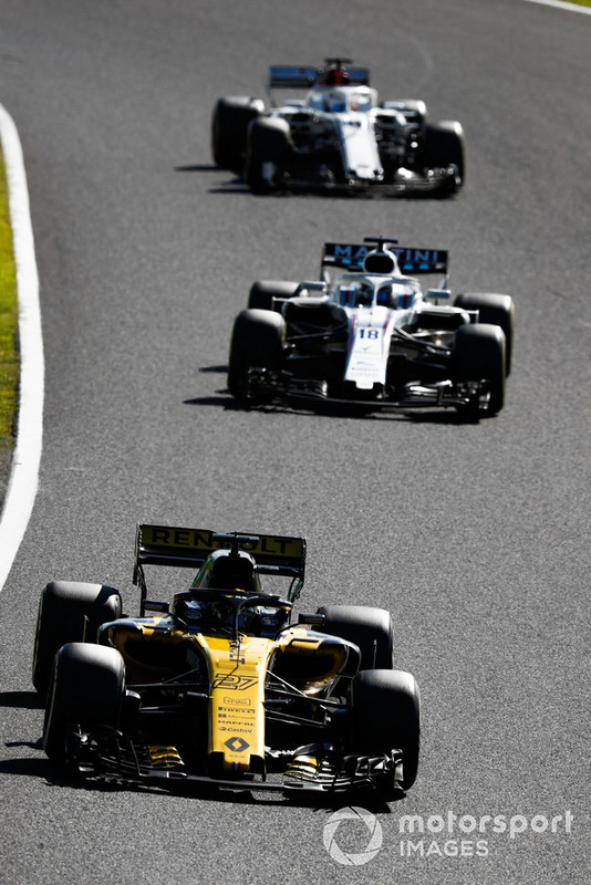 Nico Hulkenberg, Renault Sport F1 Team R.S. 18, precede Lance Stroll, Williams FW41, e Marcus Ericsson, Sauber C37