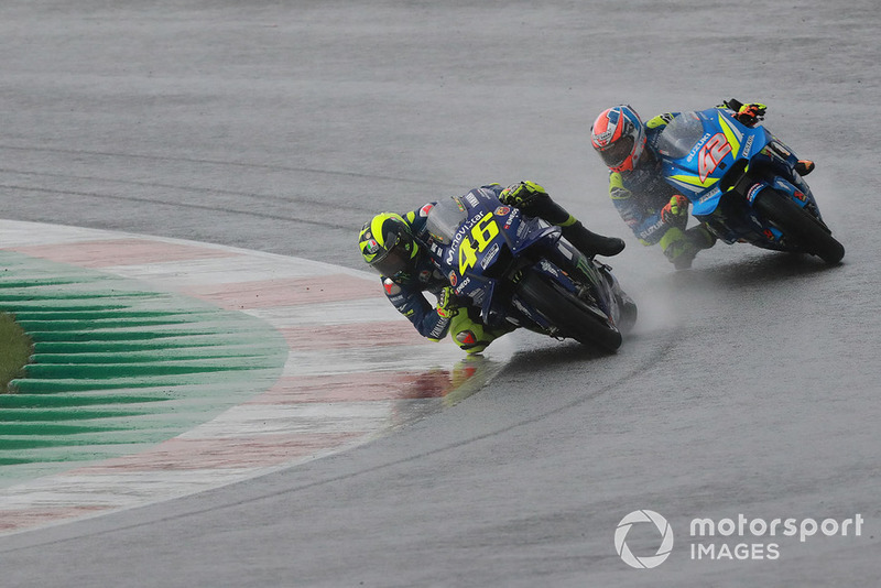 Валентино Россі, Yamaha Factory Racing, Алекс Рінс, Team Suzuki MotoGP
