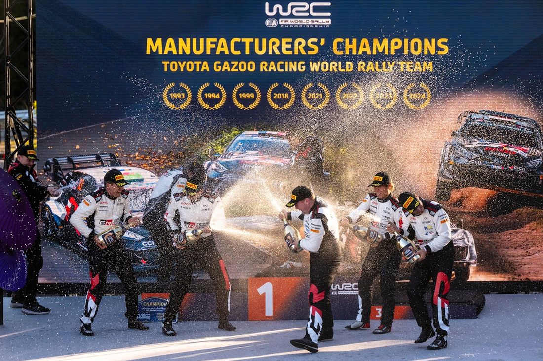 Campeón de Fabricantes, Jari-Matti Latvala, Director del equipo Toyota Gazoo Racing, Elfyn Evans, Scott Martin, Toyota Gazoo Racing WRT Toyota GR Yaris Rally1, Sébastien Ogier, Vincent Landais, Toyota Gazoo Racing WRT Toyota GR Yaris Rally1, Takamoto Kats