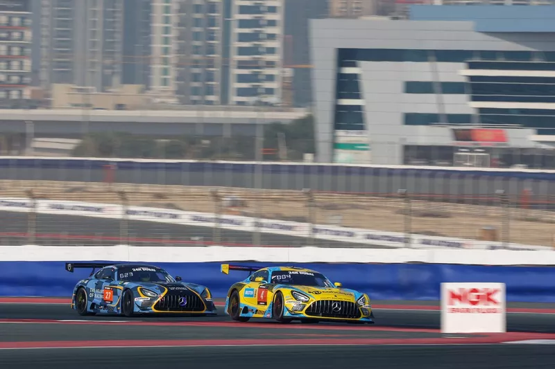 #4 Abu Dhabi Racing by HRT Mercedes-AMG GT3: Hubert Haupt, Khaled Al Qubaisi, Sébastien Baud, Jules Gounon, Luca Stolz, #27 Heart of Racing by SPS Mercedes-AMG GT3: Ian James, Gray Newell, Roman De Angelis, Ross Gunn