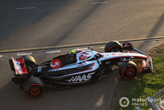 Nico Hulkenberg, Haas VF-23, aparca al final de la carrera