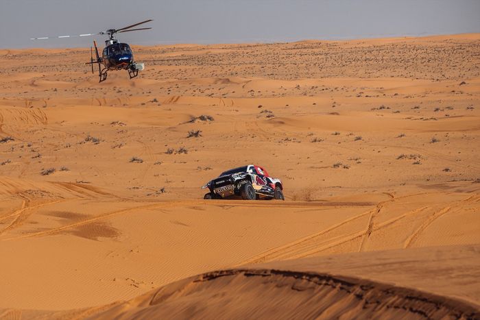 #200 Toyota Gazoo Racing Toyota: Nasser Al-Attiyah, Mathieu Baumel