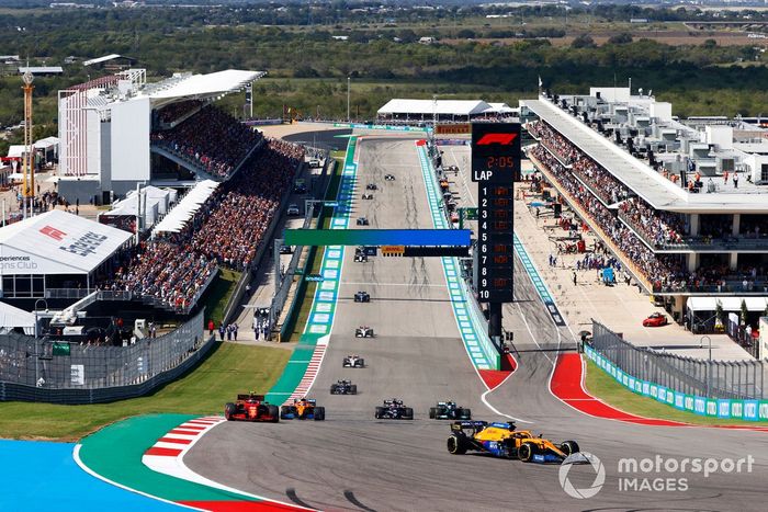 Daniel Ricciardo, McLaren MCL35M, Carlos Sainz Jr., Ferrari SF21, Lando Norris, McLaren MCL35M, Yuki Tsunoda, AlphaTauri AT02, and Valtteri Bottas, Mercedes W12