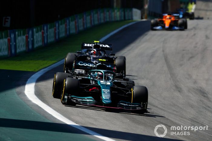 Sebastian Vettel, Aston Martin AMR21, Pierre Gasly, AlphaTauri AT02