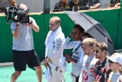 Valtteri Bottas, Mercedes AMG F1 ve Lewis Hamilton, Mercedes AMG F1