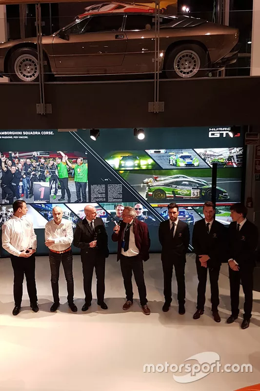 Gottfried Grasser, Armando Donazzan, Giorgio Sanna, Franco Nugnes, e i piloti Andrea Caldarelli, Mirko Bortolotti e Christian Engelhart
