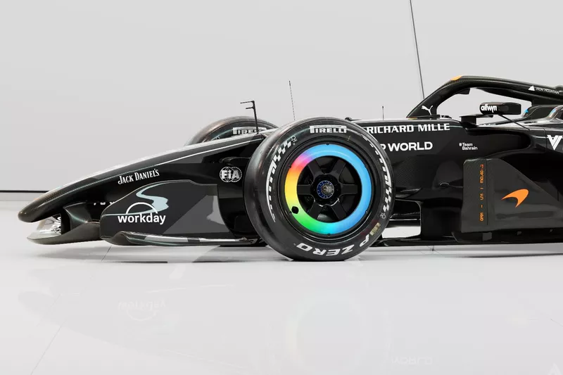 McLaren MCL40 Livrée pour les essais à Barcelone 