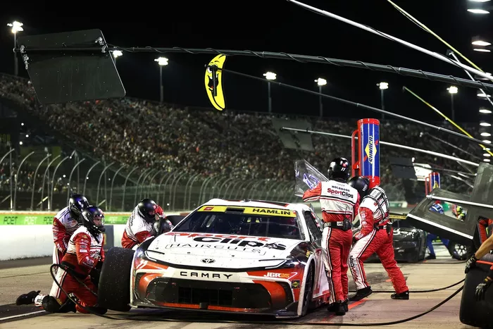 Denny Hamlin, Joe Gibbs Racing