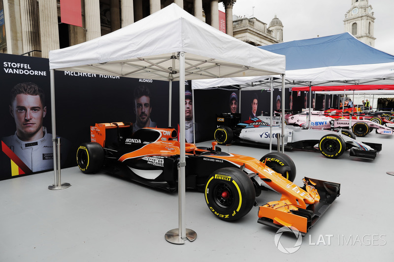 Машины McLaren, Williams и Force India