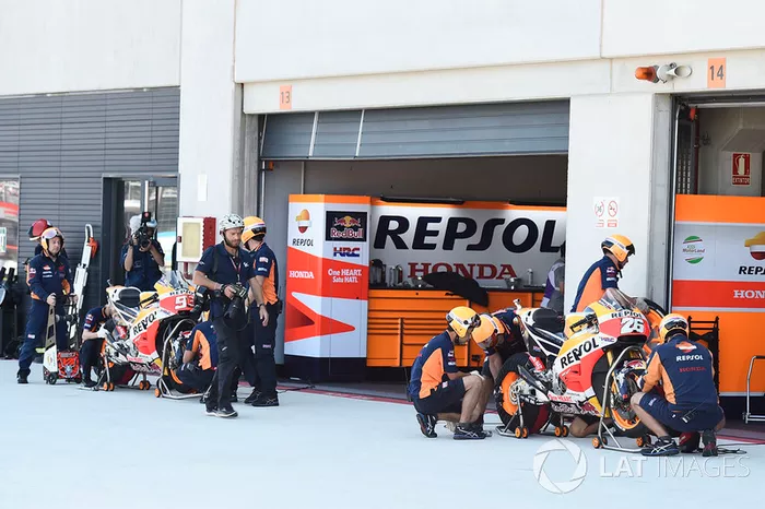 Respol Honda garage