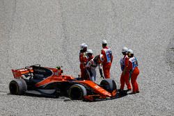 Stoffel Vandoorne, McLaren, retires after contact, Felipe Massa, Williams FW40