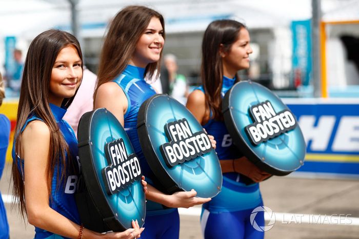 Chicas del Fan boost 