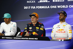 second place Lewis Hamilton, Mercedes AMG F1, Max Verstappen, Red Bull Racing, race winner, third place Daniel Ricciardo, Red Bull Racing, in the Press Conference