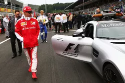 Kimi Raikkonen, Ferrari on the grid