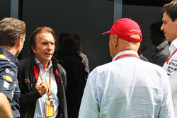 Кристиан Хорнер, руководитель Red Bull Racing и Эмерсон Фиттипальди, Ники Лауда, Mercedes и Тото Вол