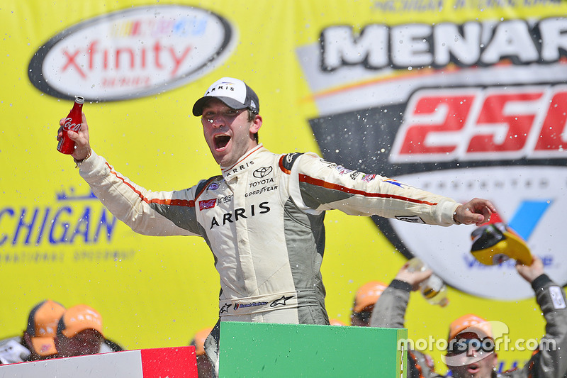Ganador de la carrera Daniel Suárez, Joe Gibbs Racing Toyota