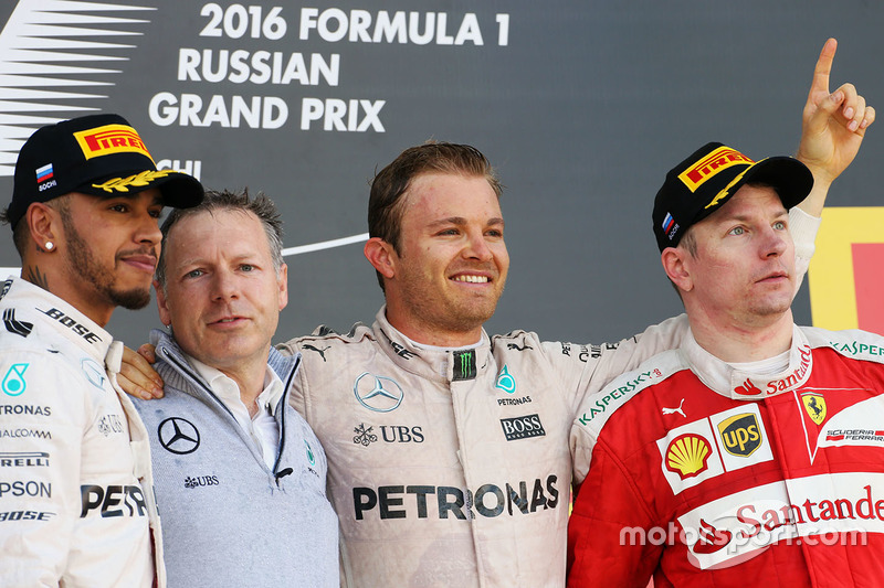 Podio: ganador Nico Rosberg, Mercedes AMG F1 Team; segundo lugar tercer lugar de Lewis Hamilton, Mer