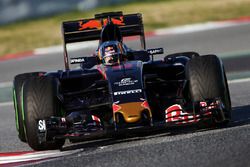 Carlos Sainz Jr (ESP) Scuderia Toro Rosso STR11