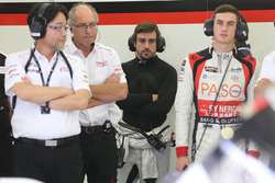 https://cdn-3.motorsport.com/images/mgl/2j77r9kY/s9/wec-bahrain-november-testing-2017-8-toyota-gazoo-racing-toyota-ts050-hybrid-fernando-alons.jpg wec-bahrain-november-testing-2017-8-toyota-gazoo-racing-toyota-ts050-hybrid-fernando-alons